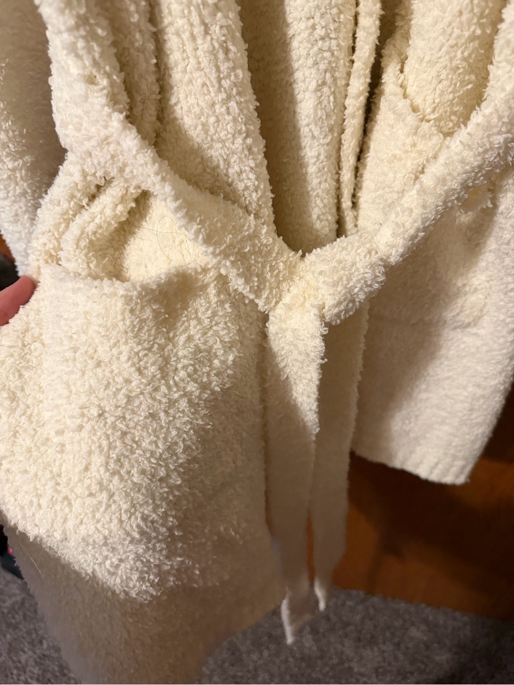 SKIMS Fleece Robe - Picture 4 of 4